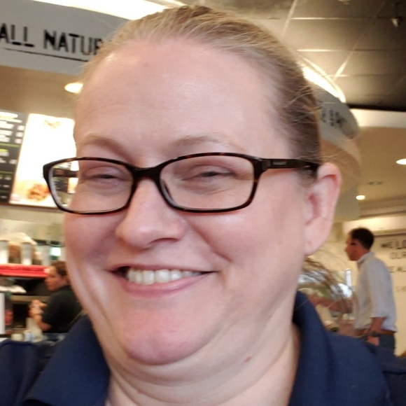 Meet your Posher, Rachel - Picture 1 of 1